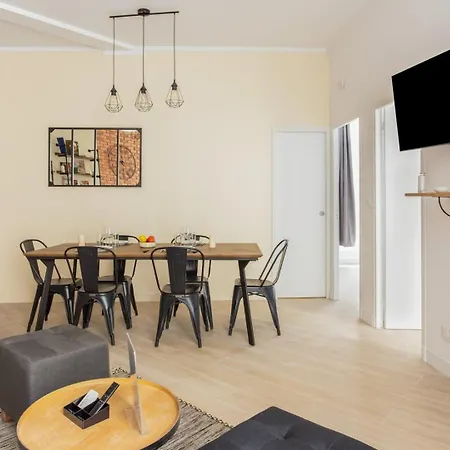 Lafayette - Gare Du Nord 8p Paris