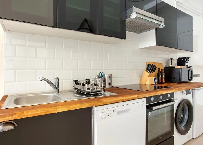 Apartment Lafayette - Gare Du Nord 8p Paris