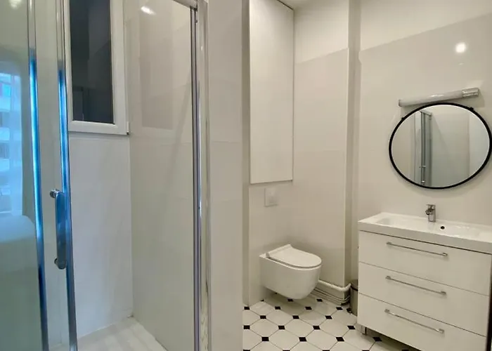 Lafayette - Gare Du Nord 8p Paris